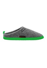 Chausson en laine gris à enfiler avec semelle vert vif et languette, avec étiquettes de la marque Giesswein sur le côté et le bord supérieur.