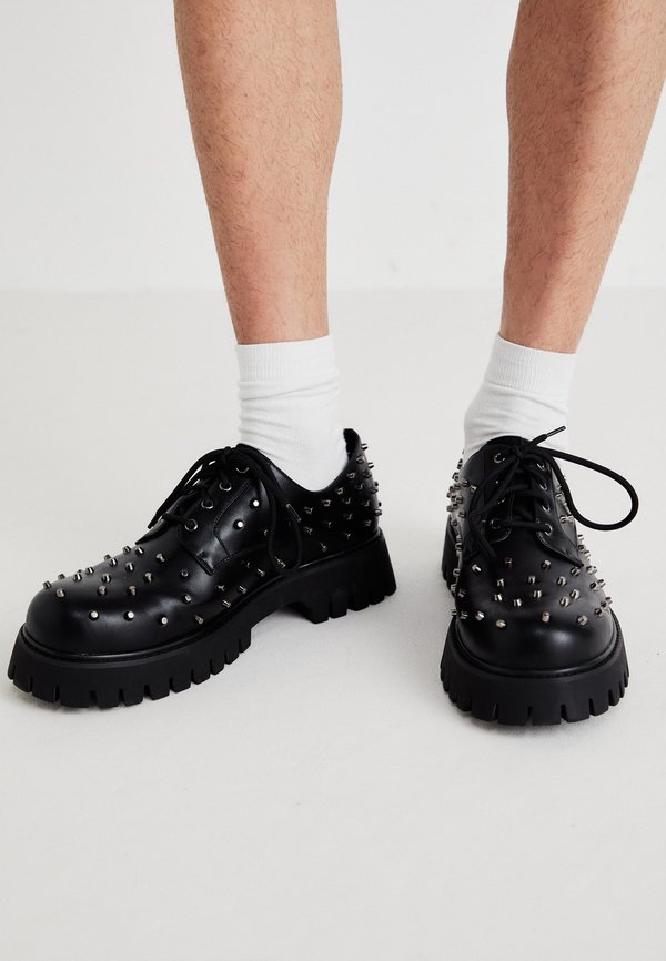 PENITENT - Lace-ups2