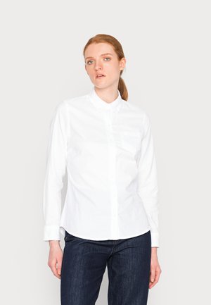 FITTED BOYFRIEND - Button-down blouse - optic white