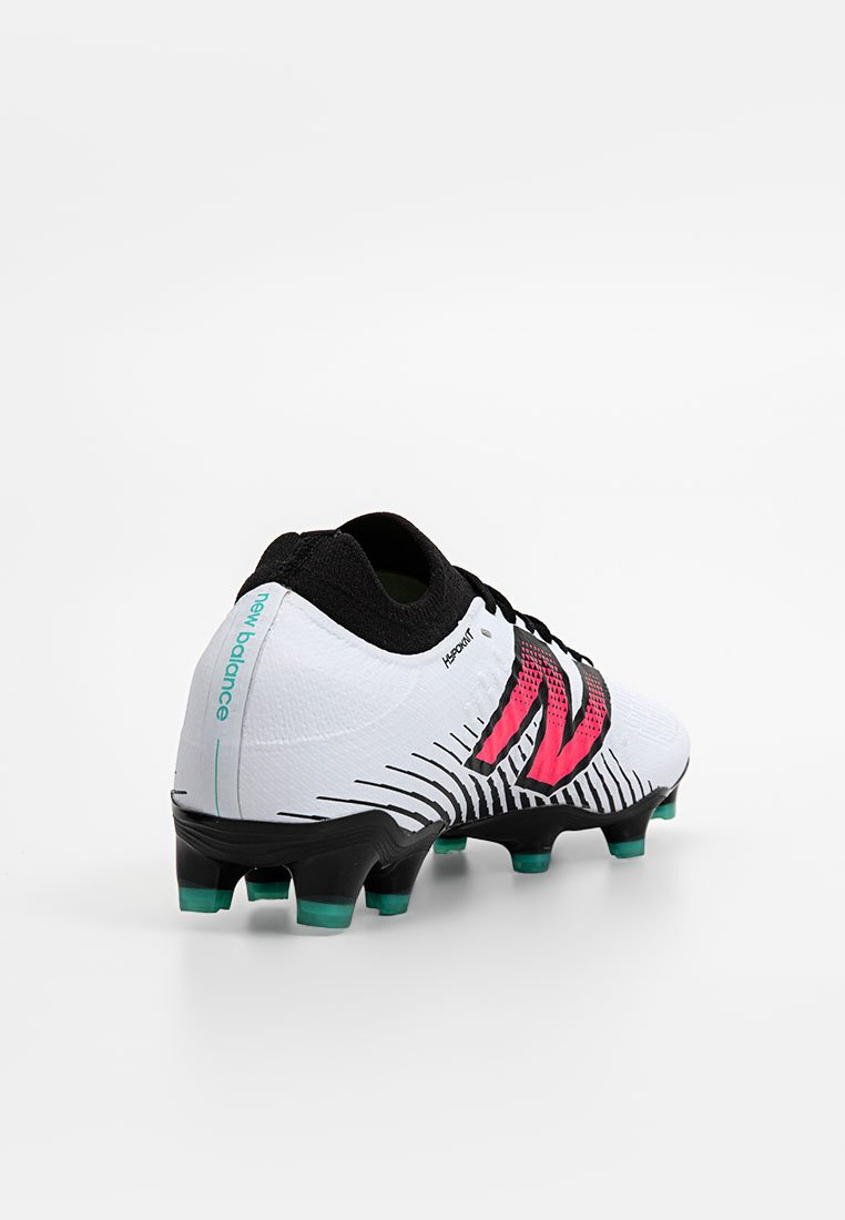 Fußballschuhe für festen Untergrund