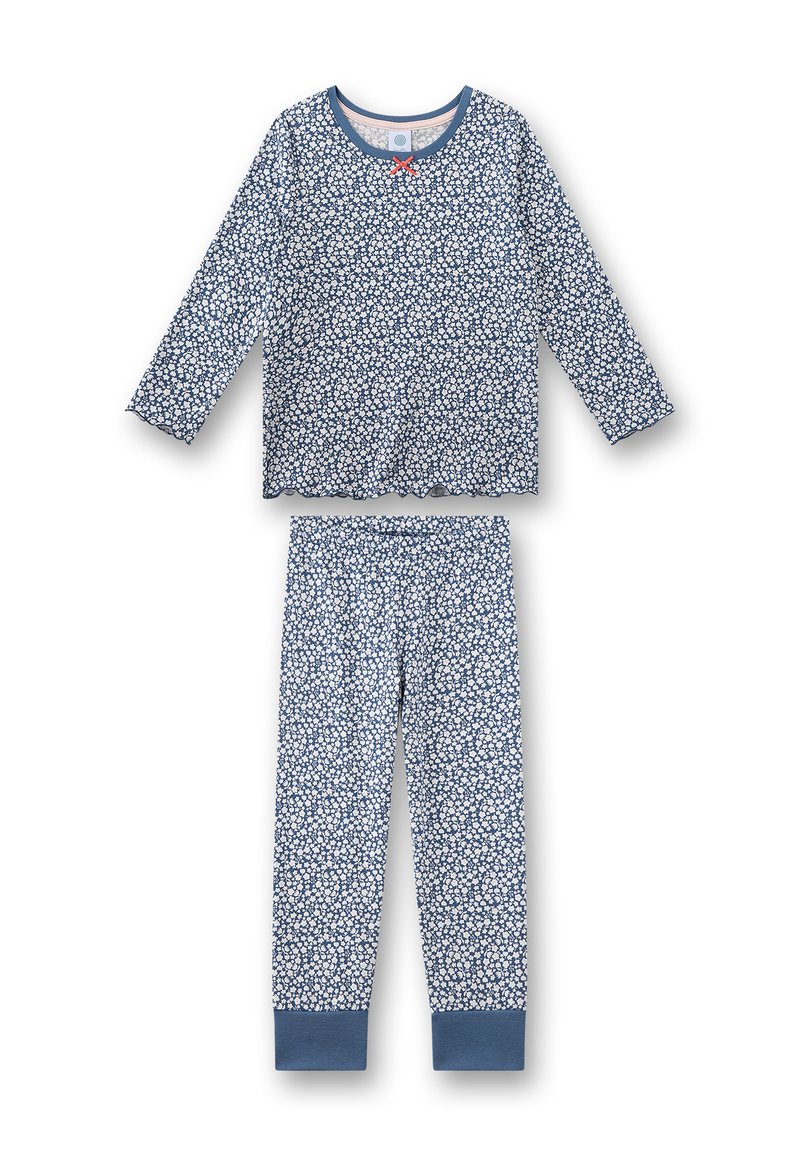 Blaues Schlafanzug-Set mit langen Ärmeln und weißem Blumenmuster sowie einer roten Schleifendetail. Das Oberteil hat einen Rundhalsausschnitt; die Hose besitzt blaue Bündchen.