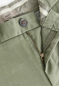 Next SLIM FIT STRETCH - Pantaloni chino - sage green