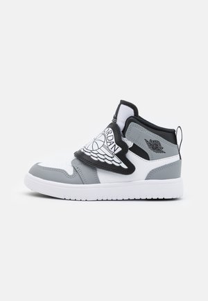 Jordan SKY JORDAN 1 - Sneakers high - white/black/particle grey