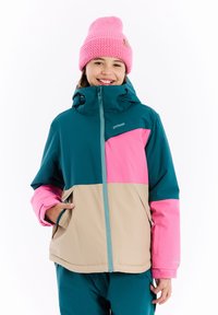 Barevná zateplená bunda s tyrkysovou horní částí, růžovými sekcemi a béžovou dolní částí. Obsahuje kapuci a přední zipové kapsy.