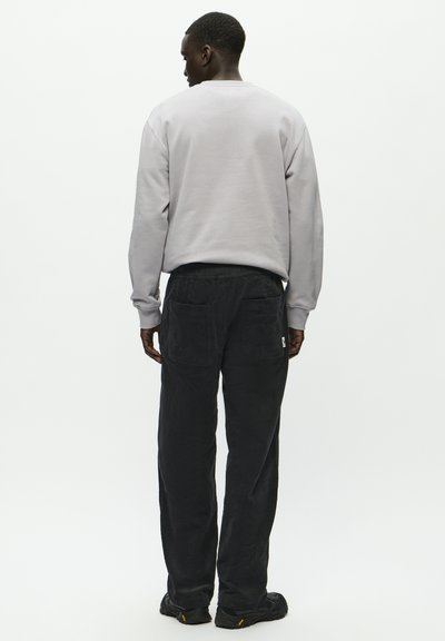 WOOD WOOD WWLAX - Pantaloni - black sand
