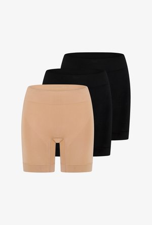 Trzy bezszwowe bokserki o wysokim stanie w kolorze beżowym i czarnym, ułożone jedna na drugiej z beżowym na przodzie i dwoma czarnymi z tyłu na białym tle.