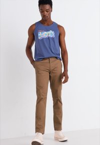 DOCKERS ORIGINAL SLIM - Chinos - cub
