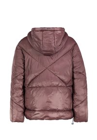 Braune Pufferjacke mit Kapuze. Aus glänzendem Material, mit diagonaler Nähte und einem Kordelzug am Saum. Glatte Textur.