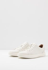 Clarks COSTA LACE Trainers white