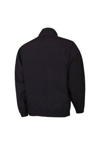 Zwarte bomberjack, gemaakt van gladde nylon, met een hoge kraag, elastische manchetten en een gathering onderaan. Geen zichtbare zakken of versieringen.