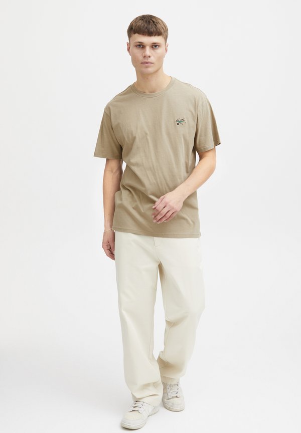 SDILIAS - Basic T-shirt - tree house2