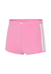 Shorts de sport roses avec trois bandes blanches sur les côtés et un petit logo blanc centré sur la ceinture.