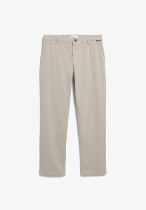 Beige Baumwollhosen mit geradem Bein, ausgestattet mit einem Knopfverschluss, Gürtelschlaufen und seitlichen Taschen. Sauberer Stoff, ohne Muster.