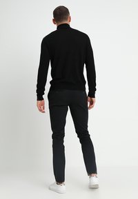 Armani Exchange Sweter