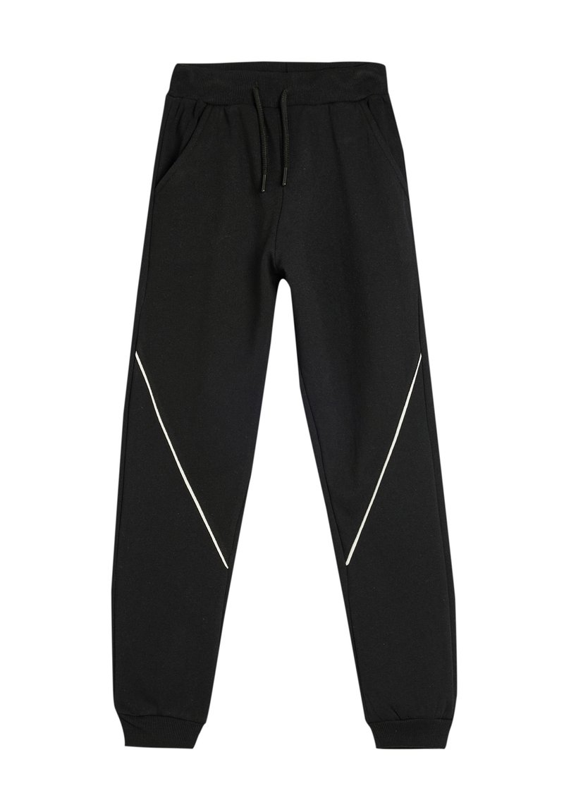 Pantalones de chándal negros de tela suave, con bolsillos laterales y rayas diagonales blancas como acentos. Cintura elástica con detalle de cordón.