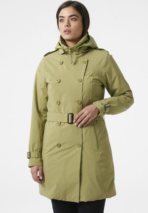 Khaki trenčkot s dvojitým zapínáním na knoflíky, páskem v pase, zipovým předním dílem a kapucí. Hladká textura a dobře padnoucí silueta.