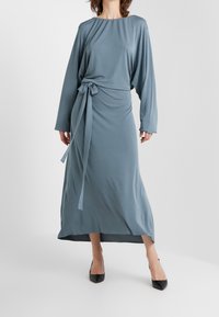 Filippa K Maxiklänning - blue-grey