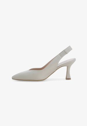 Scarpa con tacco slingback beige da donna con punta appuntita e tacco medio curvo, tomaia in pelle liscia e cinturino elastico sul retro.