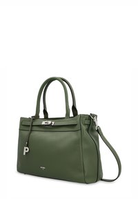 Sac à main en cuir vert avec deux poignées, bandoulière réglable, quincaillerie de ton argent et fermeture éclair. Présente une surface texturée et un détail de logo.