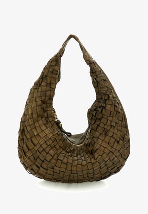 Borsa hobo in pelle marrone con motivo intrecciato, forma morbida e tracolla singola con dettagli di cerniera e tirazip in metallo visibili.