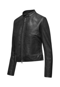 Giubbotto di pelle nera con colletto alto, chiusura a zip e due tasche laterali. Texture liscia, design corto e dettagli hardware minimi.