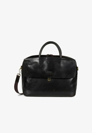 Musta nahkainen salkku, jossa on yläkahvat, etutasku kultaisella lukolla ja irrotettava olkahihna valkoisella taustalla.