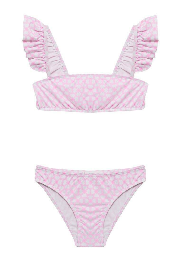 Vaaleanpunainen bikinit-setti, jossa on röyhelösaumat. Yläosassa on sydäntä kuvaava kuvio, ja alaosa on yksinkertainen leikkaus. Pehmeää, joustavaa kangasta.