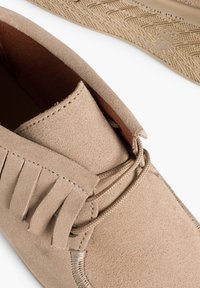 Pisamonas Lauflernschuh - beige