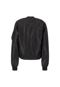 Veste bomber noire avec col, poignets et ourlet côtelés, avec une poche zippée sur la manche gauche, vue de dos.