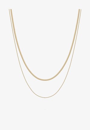 Collar de capas dorado con tres cadenas distintas. Las cadenas varían en grosor y textura, presentando diseños lisos y retorcidos.