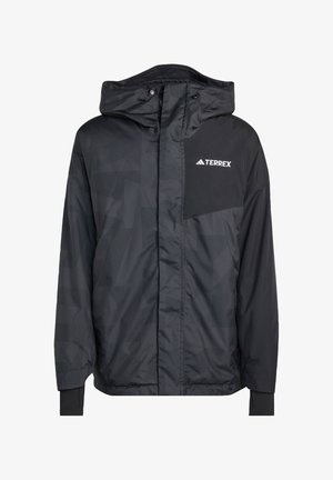 Svart vattentät jacka med huva, som har ett texturerat mönster, dragkedjestängningar, elastiska ärmslut och en vänster bröstficka med Terrex-logotypen.