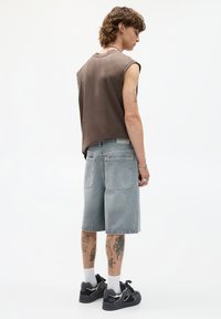 Thumbnail Image 3