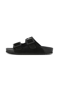 Matalakantaiset pistokkaat - black