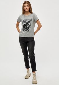 Desires DELUCKY NEW JEANS - Traperice uskog kroja - black washed