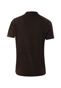Bruine polo met korte mouwen, voorzien van een ribbelkraag en een zachte, gestructureerde stof. Heeft een eentonige achterkant zonder zichtbare logo's of ontwerpen.
