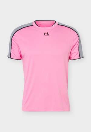 Under Armour, CHALLENGER TRAIN - Spordi T-särk - pink frenzy/titan gray/black
