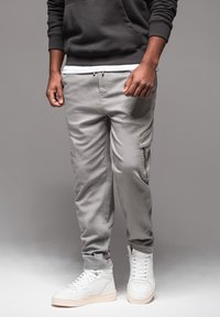 Unausgewählt, light grey