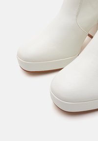 RAID CANNON - Botas de plataforma - white