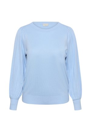 Lichtblauwe gebreide trui met lange, geribbelde ballonmouwen en een ronde halslijn. Zachte textuur en een aansluitende zoom. Merkenteken zichtbaar.