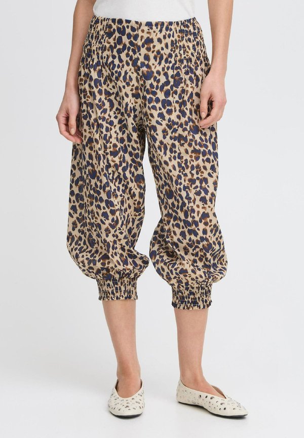 JILL WIDE CAPRI - Shorts