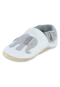 Witte leren babyschoen met grijs olifantenontwerp, suède zool, zachte textuur en elastische achterkant voor eenvoudig aan- en uittrekken.