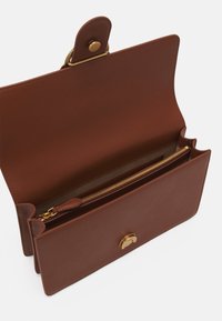 Pinko LOVE ONE CLASSIC - Geantă crossbody - cuoio/antique gold