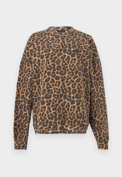 Rjava in črna pulover z dolgimi rokavi z leopardjim potiskom, z rebrastimi manšetami, okroglim izrezom in majhnim vezenim logotipom na levi strani prsnega koša.