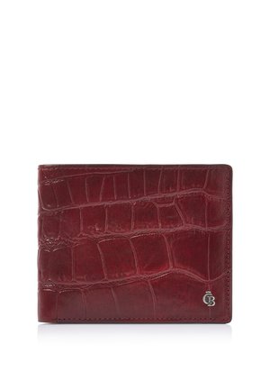 Bordeauxkleurige leren portemonnee met krokodillenstructuur en een klein zilveren logo-embleem rechtsonder.
