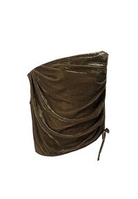 Olijfgroene fluwelen top met een gedrapeerd ontwerp en strikdetail aan de zijkant, voorzien van een asymmetrische schouderstijl en zachte textuur.