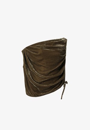 Olijfgroene fluwelen top met een gedrapeerd ontwerp en strikdetail aan de zijkant, voorzien van een asymmetrische schouderstijl en zachte textuur.