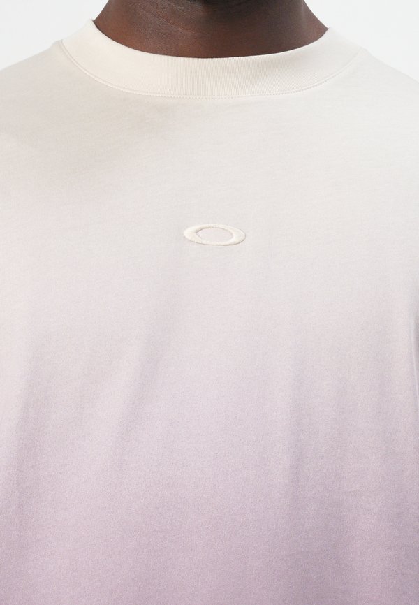 OMBRE ELLIPSE TEE - Print T-shirt - gradient toadstool3