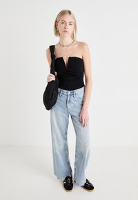 WAL G. JUNO V NECK  - Viršus - black