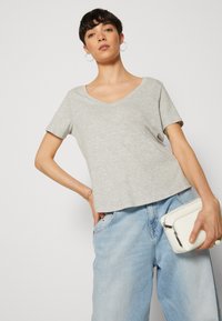 Anna Field Jednoduché tričko - mottled light grey/blue