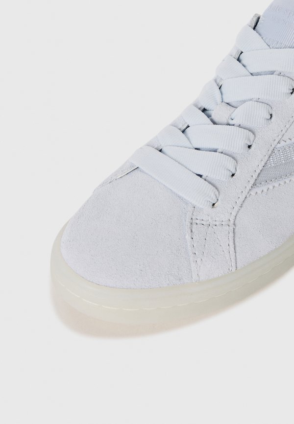 K AS IN KATE COURT - Trainers - taro milk2